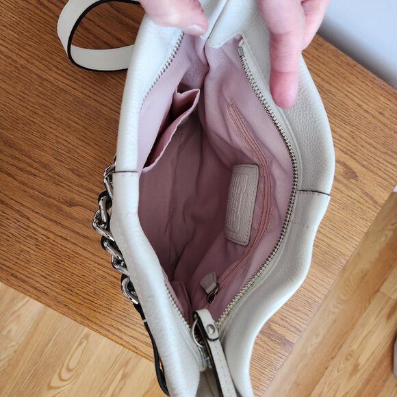 COACH WHITE PEBBLED LEATHER CHAIN DUFFLE SHOULDER BAG D1280-F19722 - Picture 11 of 12